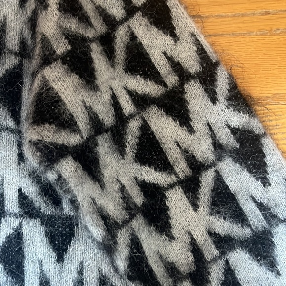 Michael Kors Logo Dress - Picture 7 of 16